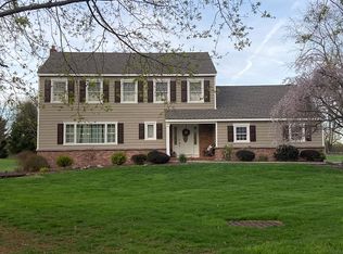 1048 Hillcrest Dr, Neshanic Station, NJ