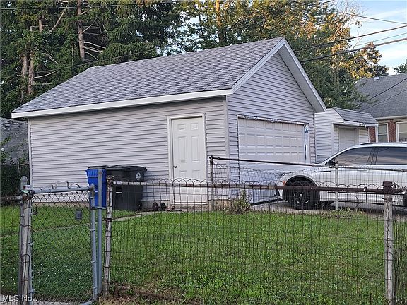 4th image of 3887 E 177th St