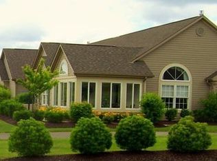 1000 Cobblestone Ln, Valencia, PA 16059