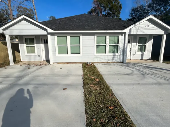 308 S 11th St #B, Conroe, TX 77301