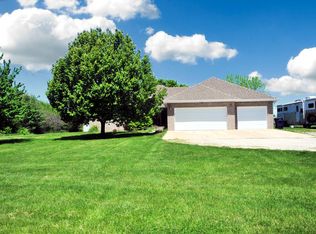 195 Trout Rd, Ozark, MO 65721