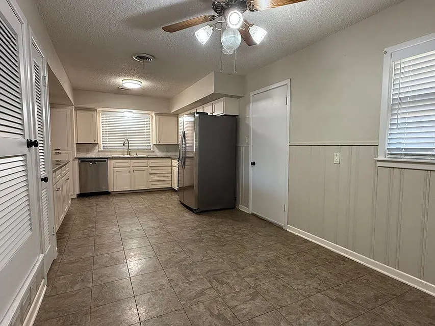 3 bed, 1783 sqft, $1,900 — Photo 3