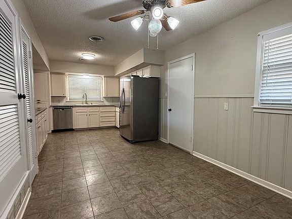 3rd image of 4913 18th St