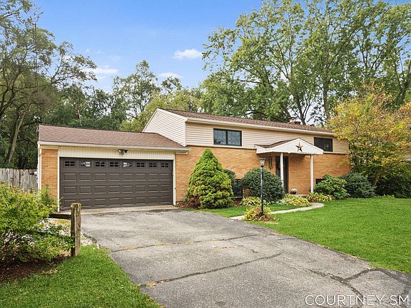 2nd image of 8365 Atlanta Dr NE