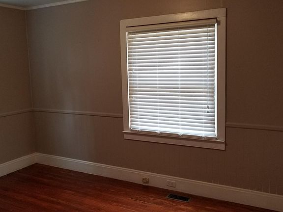 5th image of 1025 Holland Ave