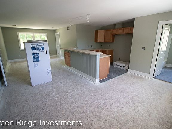 4th image of 810 Benson Ave NE