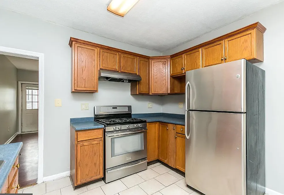 2 bed, 1.0 bath, 720 sqft, $1,800 — Photo 4