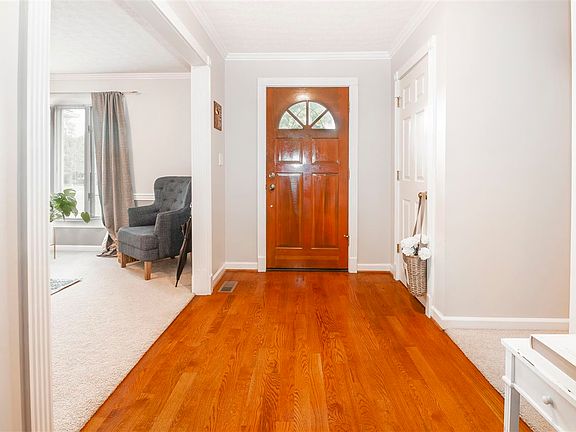 4th image of 1316 Martin Way