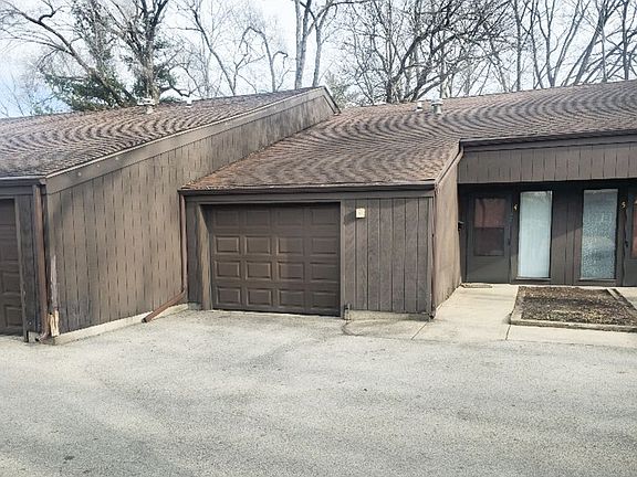 2nd image of 525 N Blackhawk Blvd #4
