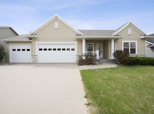 5006 Windmill Dr SW, Cedar Rapids, IA 52404