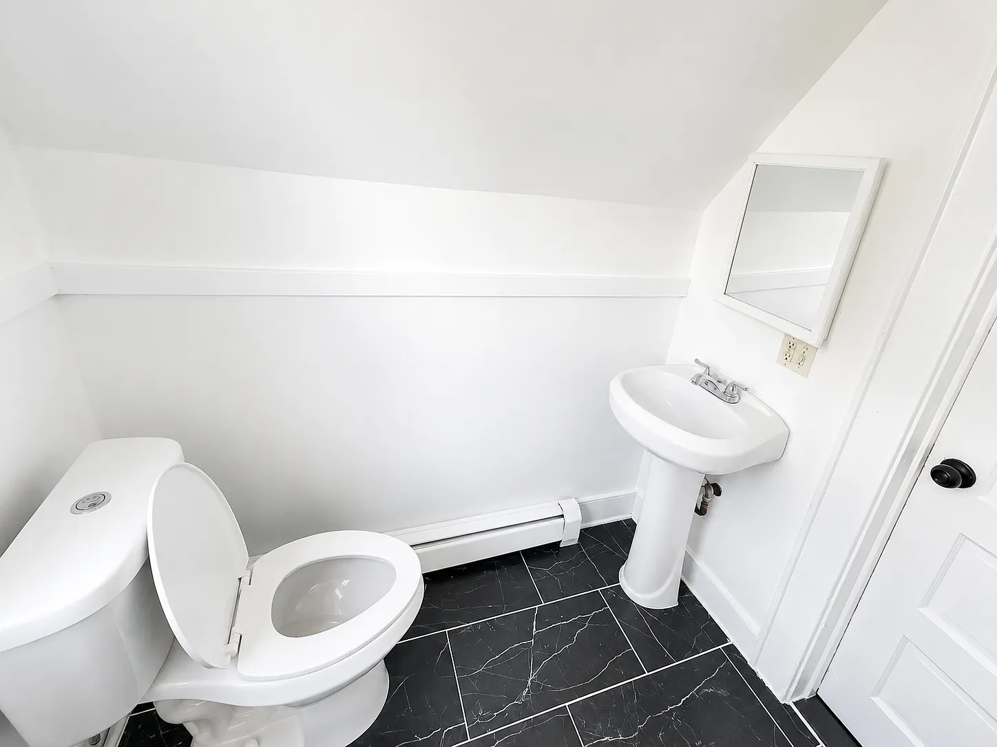 2 bed, 1000 sqft, $1,595 — Photo 4