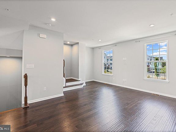 5th image of 251 Compass Dr
