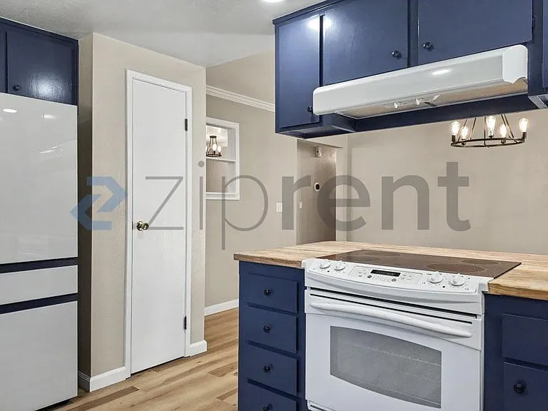 17068 Vintage Dr — Photo 32