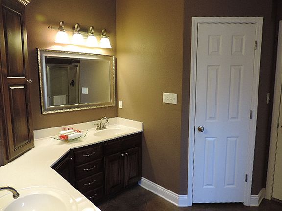 Master bath walk-in closet