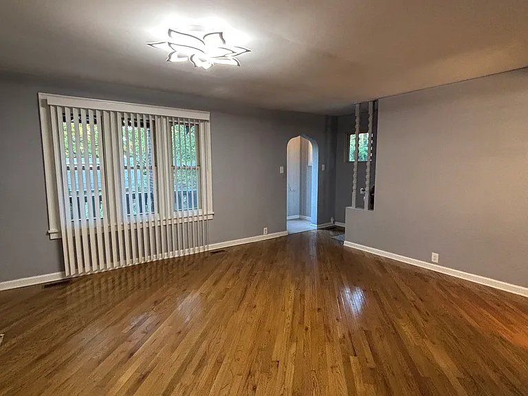 1204 Fallowfield Ave — Photo 10