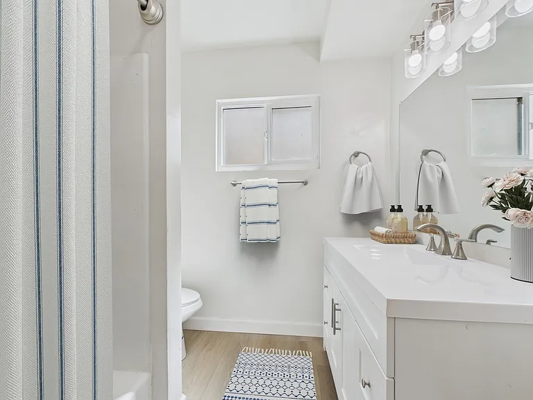 Fifth Street Apartments — Photo 18