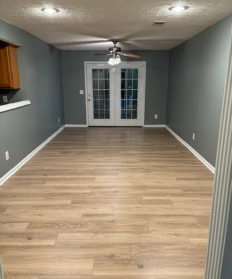 121 Ashberry Dr #B — Photo 2