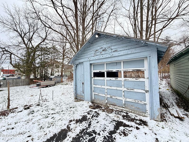 5th image of 44 S Perry Street