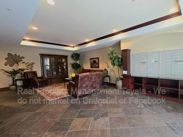 259 W Bakerview Rd #C401 — Photo 19