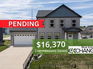 3355 Glenbrook Cir N, Bettendorf, IA 52722