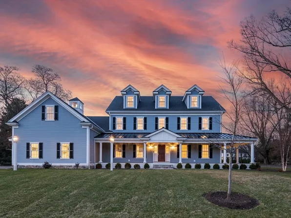 1 Tuttle Ln, Lynnfield, MA 01940