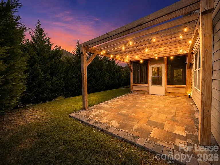 2025 Fuschia Ct — Photo 17