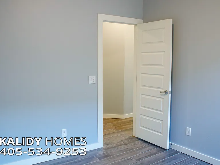 421 Remington Ave — Photo 8