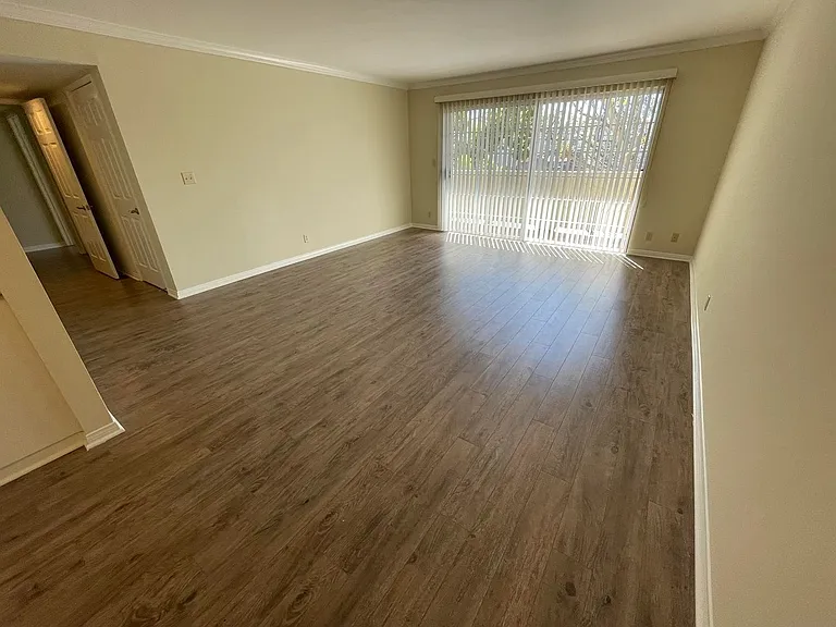 360 N Hollywood Way #213 — Photo 6