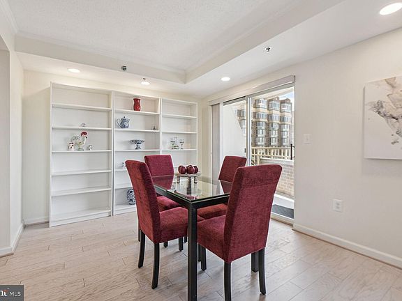 5th image of 900 N Taylor St APT 1626
