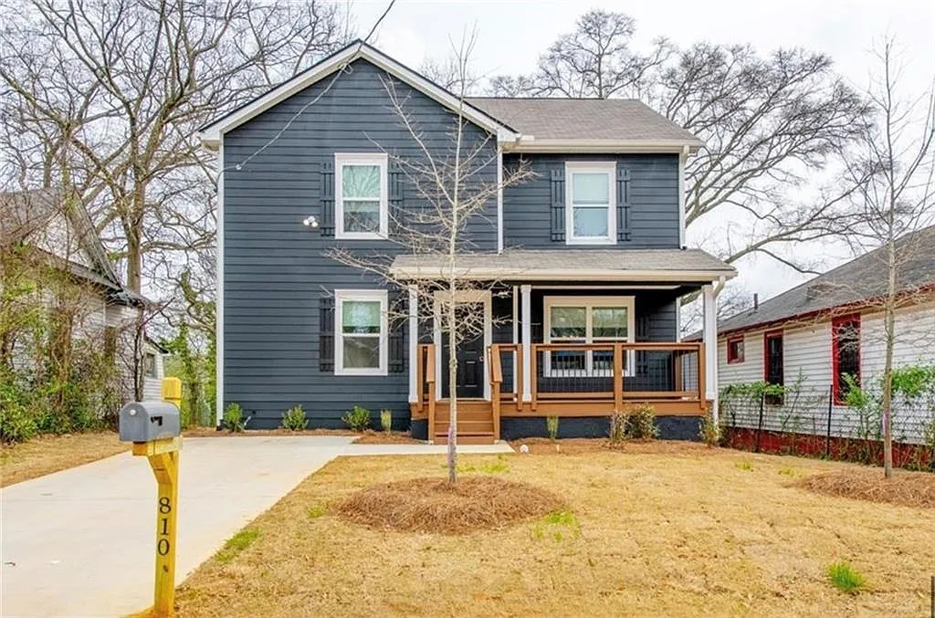 5 bed, 3.0 bath, 2074 sqft, $3,400 — Photo 1