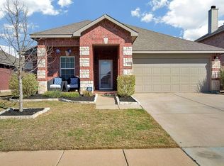 2121 Barracks Dr, Fort Worth, TX 76177