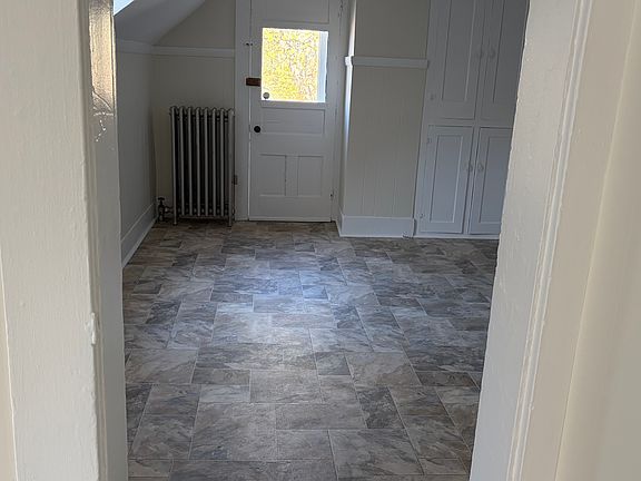 2nd image of 20 Broadway #2