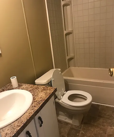 189 Lake Point Dr — Photo 2