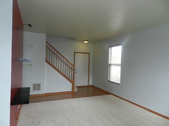 3rd image of 4165 Blackstone Dr