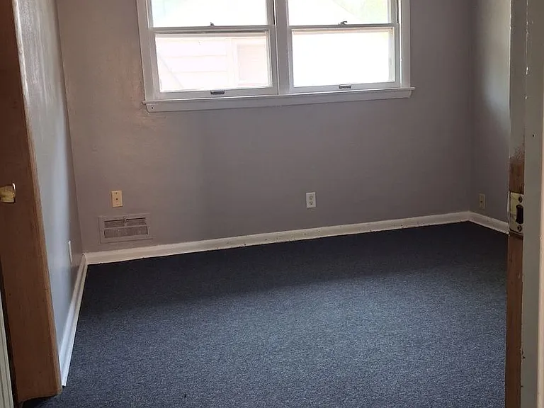 7106 W Congress St — Photo 9