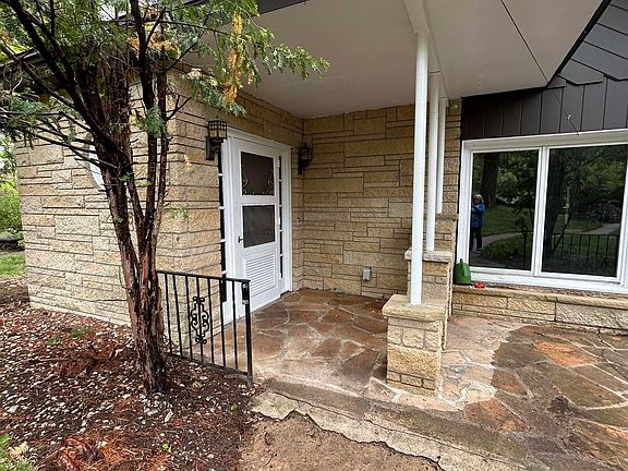3rd image of 330 S Burritt Ave