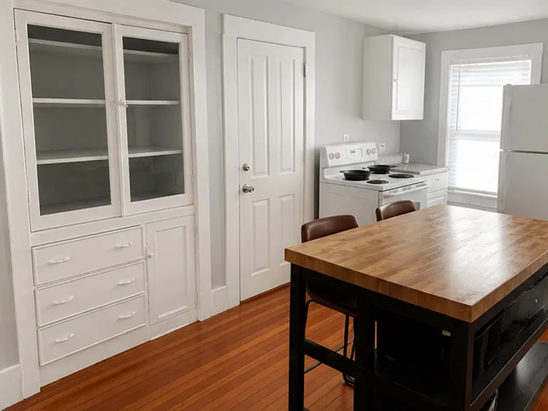 8 1/2 Allen St #1 — Photo 3
