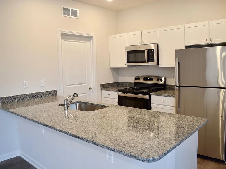 Towne Center Apartments — Photo 13