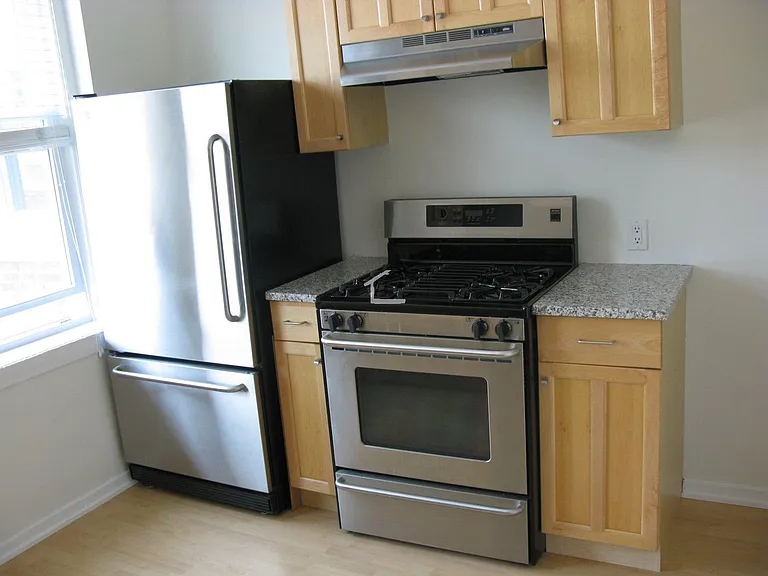2033 Commonwealth Ave #4 — Photo 1