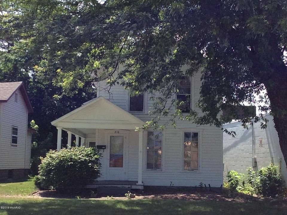 1st image of 816 Elliott Ave