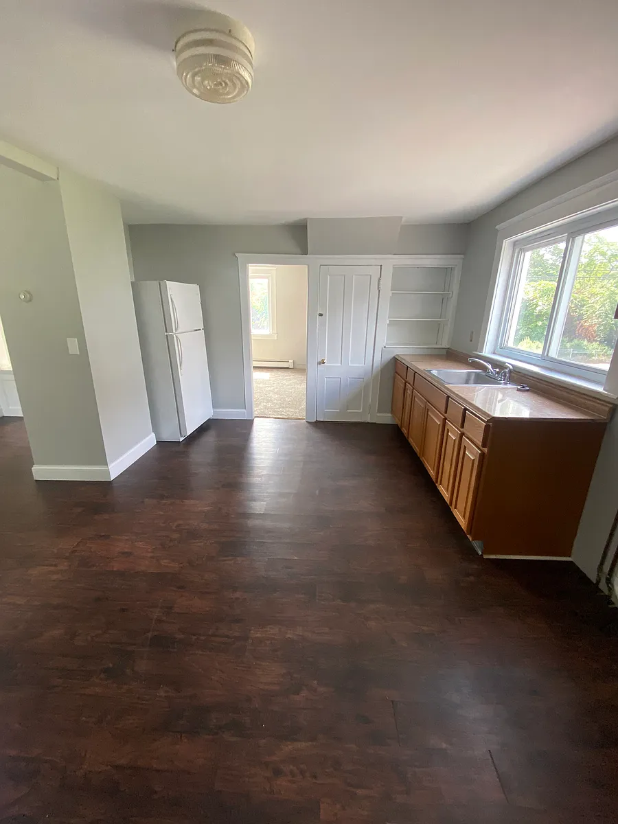 Building Photo - 243 Roosevelt Dr #1