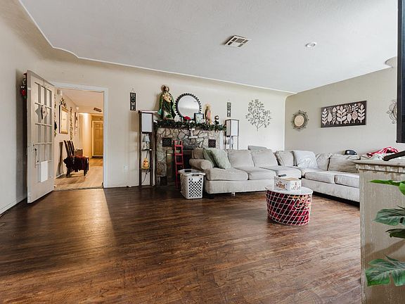 4th image of 1029 Porter Ave