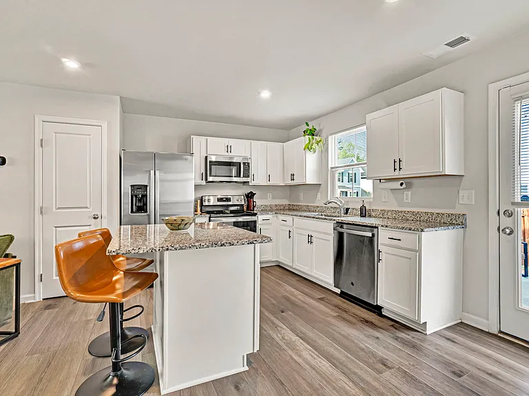 501 Mills Hill Way — Photo 4