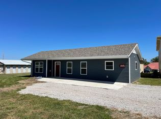 105 SE D Hwy #A, Knob Noster, MO 65336
