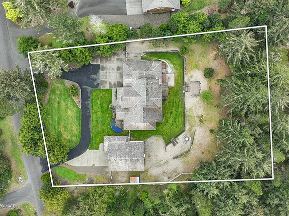 3rd image of 1471 SW Pine Dr