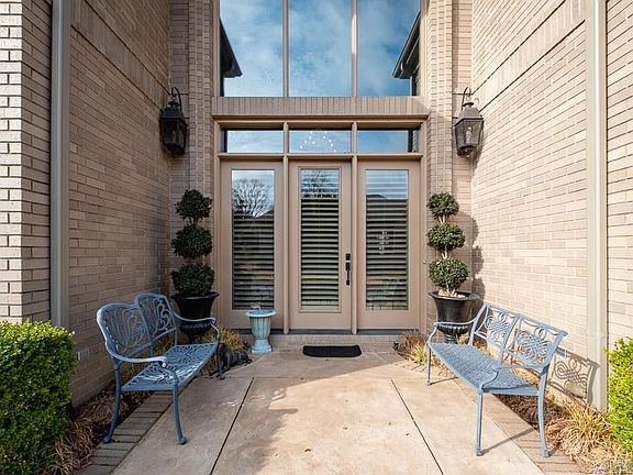 2nd image of 1900 Canal Point