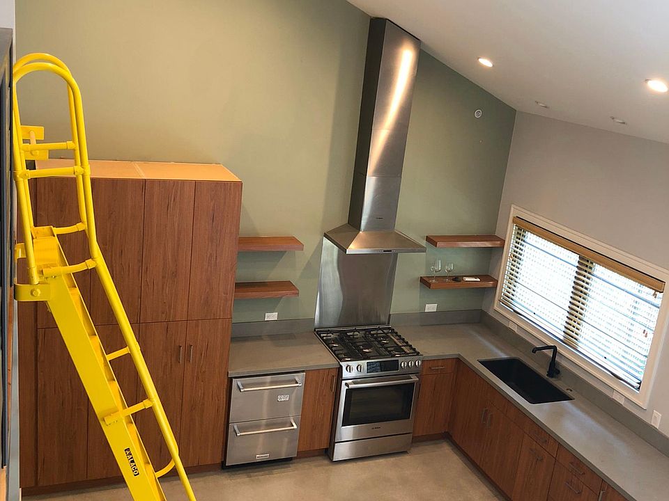 1st image of 4217 W McFarlane Ave #2