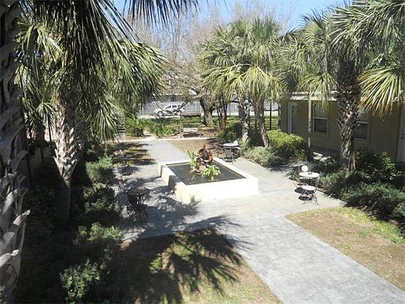 3rd image of 3725 Marion Ave APT 1