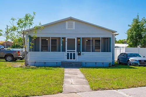 32 Grant St Photo 1