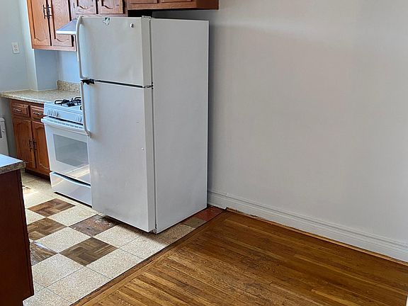 4th image of 6928 Oakland St #2F
